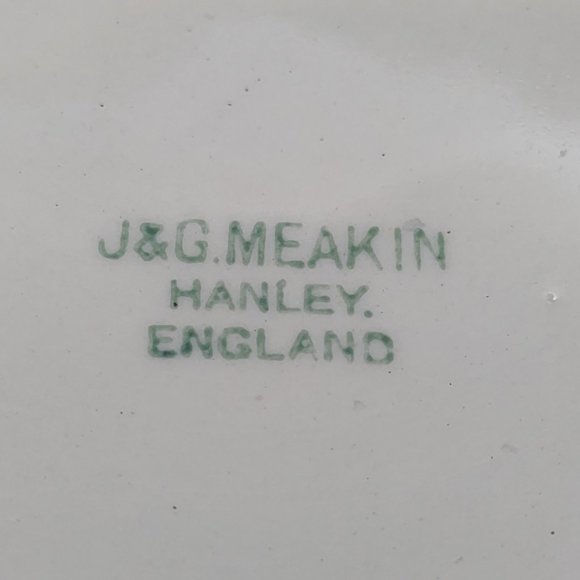 Vintage Covered Serving Dish by J & G Meakin - Picture 11 of 11